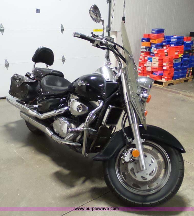 image for item AO9867 2005 Suzuki VL1500 boulevard motorcycle