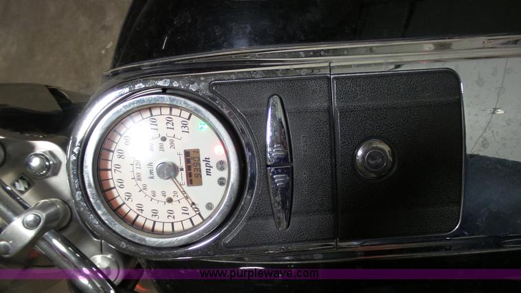 image for item AO9867 2005 Suzuki VL1500 boulevard motorcycle