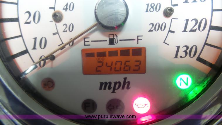 image for item AO9867 2005 Suzuki VL1500 boulevard motorcycle