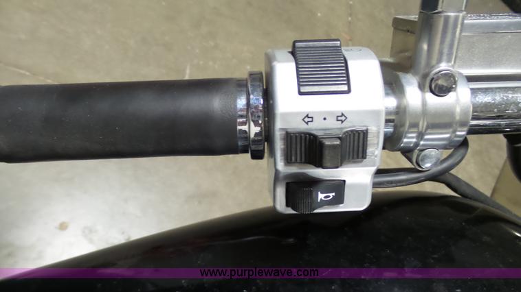 image for item AO9867 2005 Suzuki VL1500 boulevard motorcycle