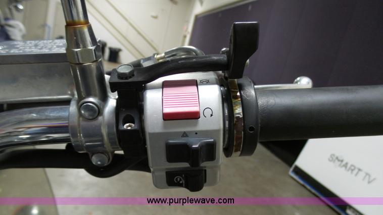 image for item AO9867 2005 Suzuki VL1500 boulevard motorcycle