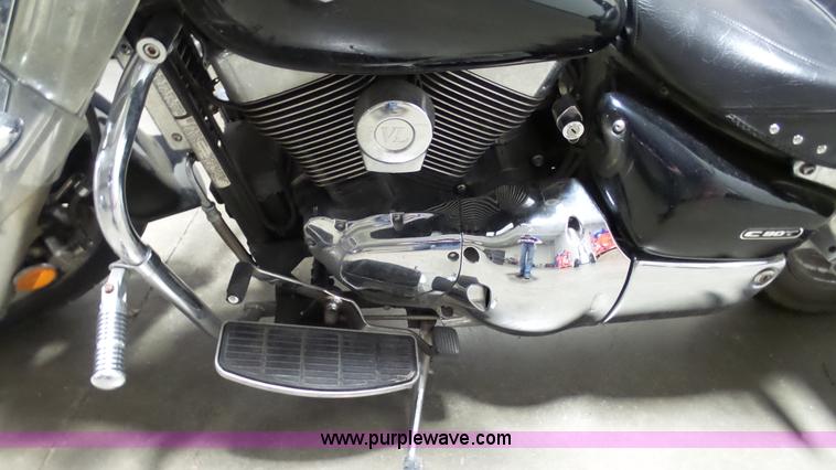 image for item AO9867 2005 Suzuki VL1500 boulevard motorcycle