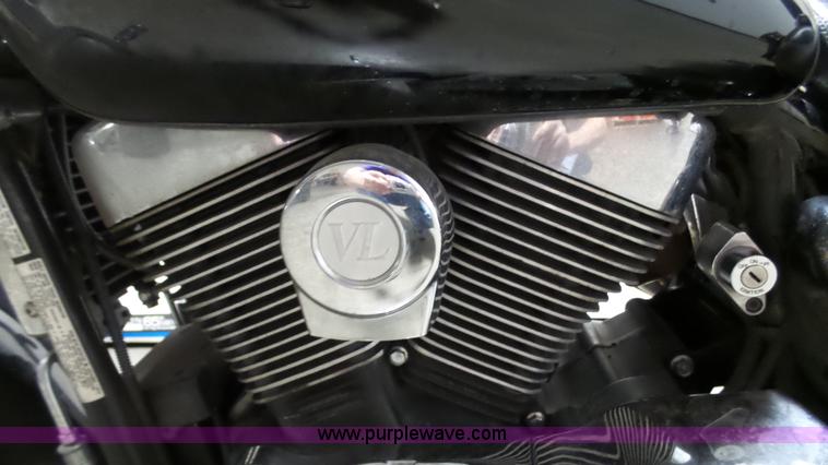 image for item AO9867 2005 Suzuki VL1500 boulevard motorcycle