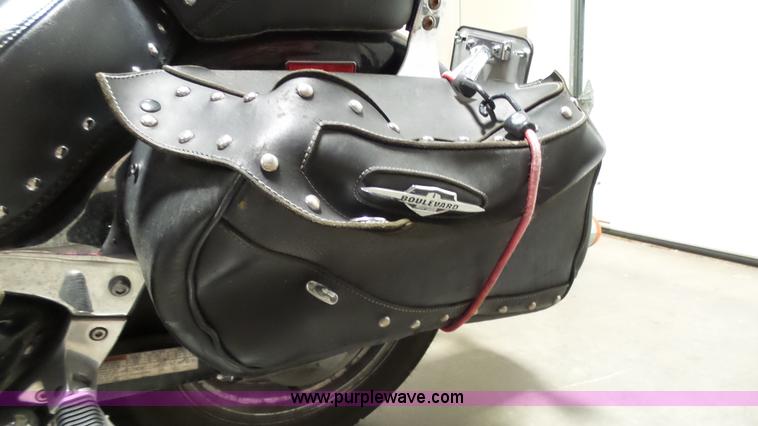 image for item AO9867 2005 Suzuki VL1500 boulevard motorcycle