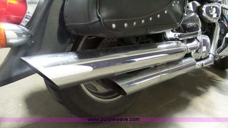 image for item AO9867 2005 Suzuki VL1500 boulevard motorcycle