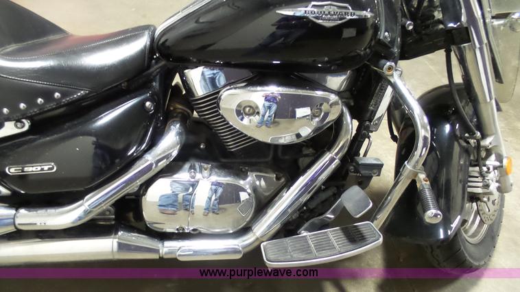 image for item AO9867 2005 Suzuki VL1500 boulevard motorcycle