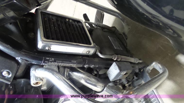 image for item AO9867 2005 Suzuki VL1500 boulevard motorcycle