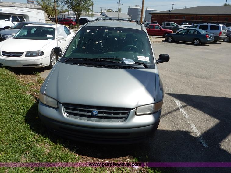 image for item J3924 1996 Plymouth Grand Voyager van