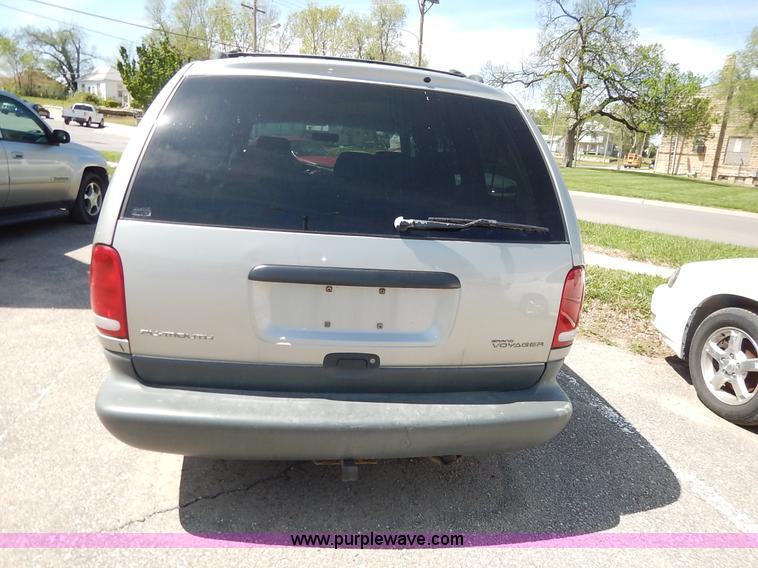 image for item J3924 1996 Plymouth Grand Voyager van