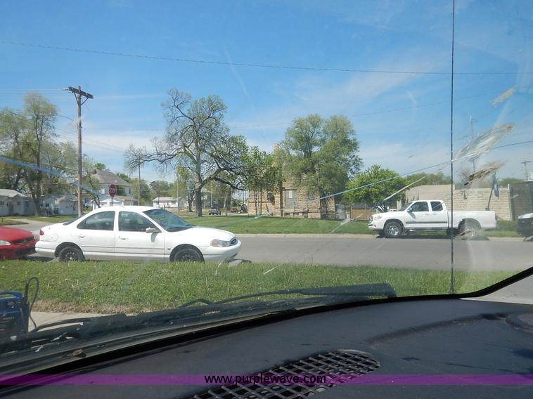 image for item J3924 1996 Plymouth Grand Voyager van