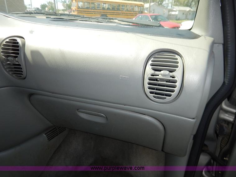 image for item J3924 1996 Plymouth Grand Voyager van