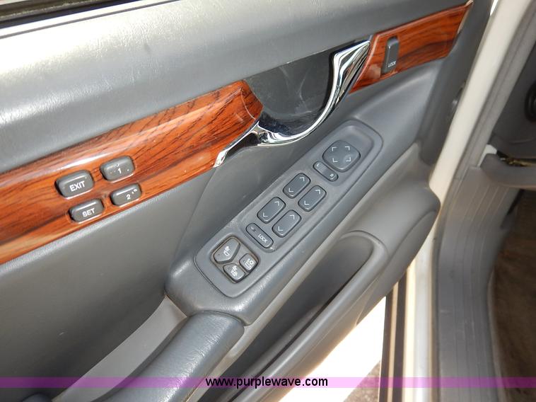 image for item J3925 2004 Cadillac DeVille Limited Edition