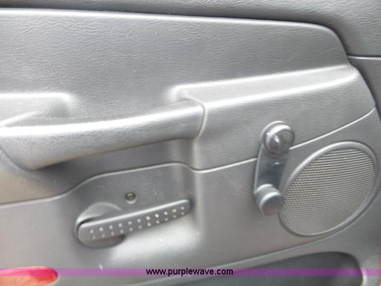 image for item J4179 2005 Dodge Ram 1500 pickup truck