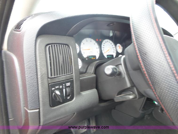 image for item J4179 2005 Dodge Ram 1500 pickup truck