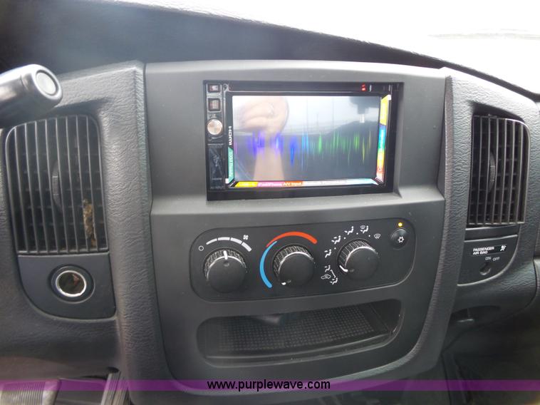 image for item J4179 2005 Dodge Ram 1500 pickup truck