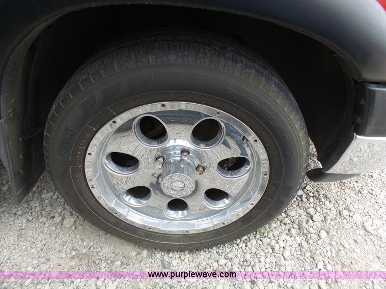 image for item J4179 2005 Dodge Ram 1500 pickup truck