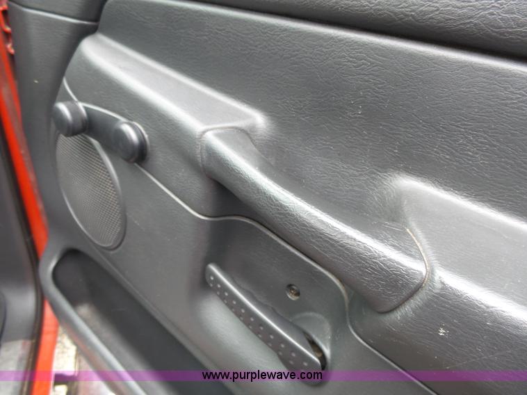 image for item J4179 2005 Dodge Ram 1500 pickup truck