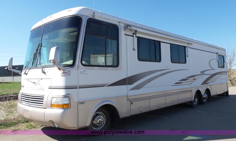 image for item J4200 1997 Ford Mountain Aire RV