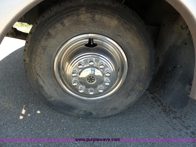 image for item J4200 1997 Ford Mountain Aire RV