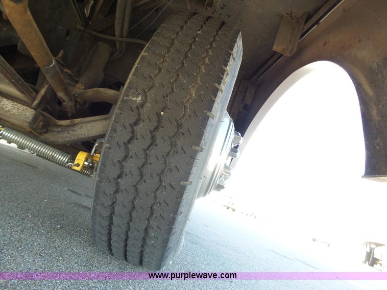 image for item J4200 1997 Ford Mountain Aire RV