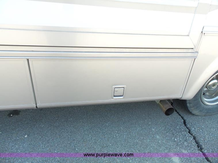 image for item J4200 1997 Ford Mountain Aire RV