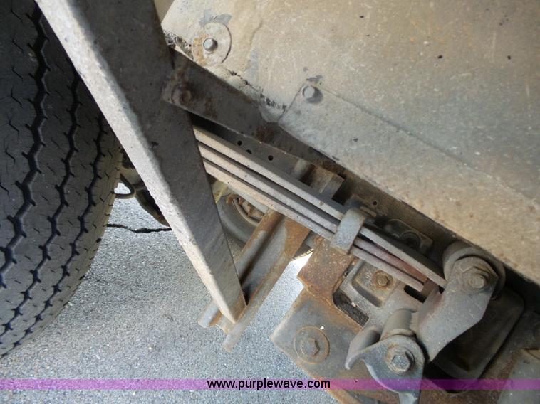 image for item J4200 1997 Ford Mountain Aire RV