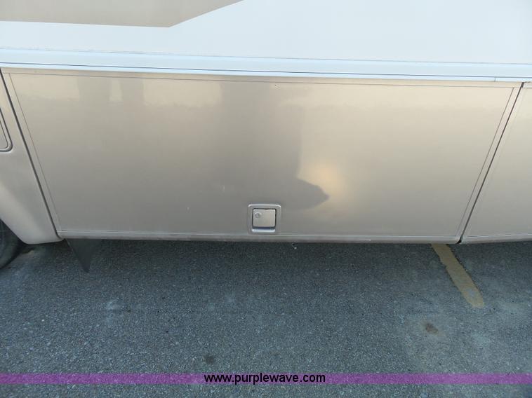 image for item J4200 1997 Ford Mountain Aire RV