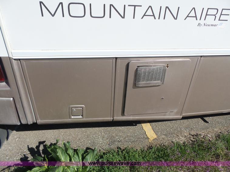 image for item J4200 1997 Ford Mountain Aire RV