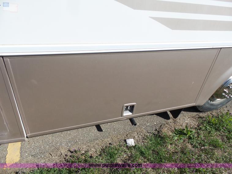 image for item J4200 1997 Ford Mountain Aire RV