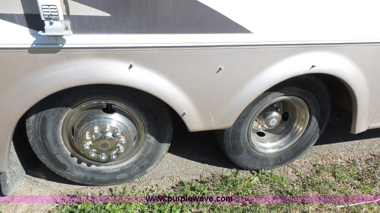 image for item J4200 1997 Ford Mountain Aire RV