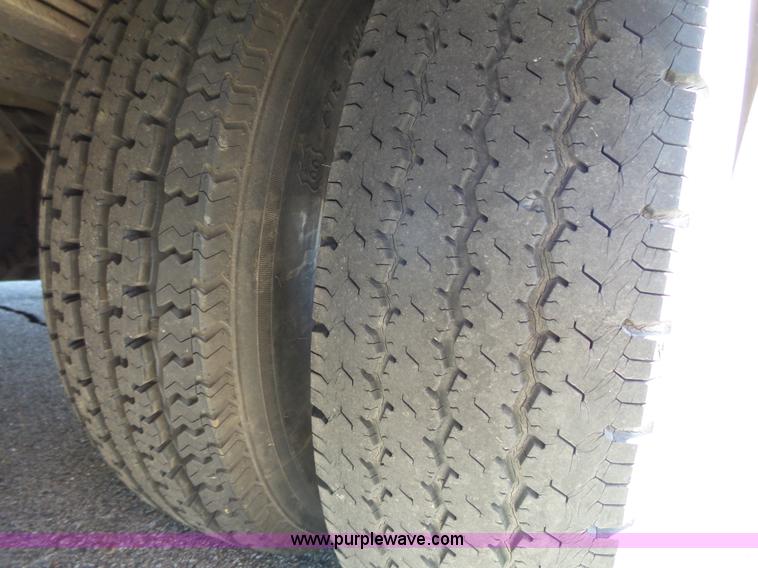 image for item J4200 1997 Ford Mountain Aire RV