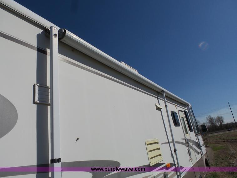 image for item J4200 1997 Ford Mountain Aire RV