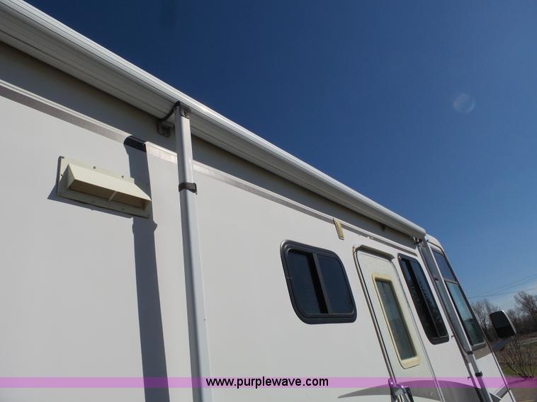 image for item J4200 1997 Ford Mountain Aire RV