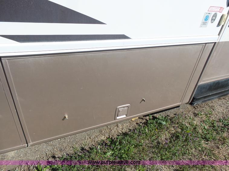 image for item J4200 1997 Ford Mountain Aire RV