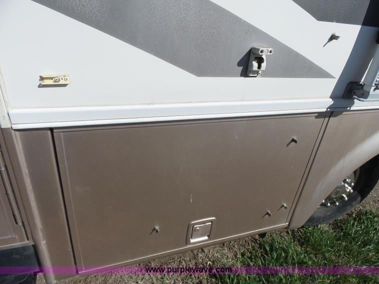 image for item J4200 1997 Ford Mountain Aire RV