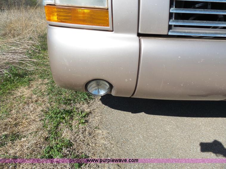 image for item J4200 1997 Ford Mountain Aire RV