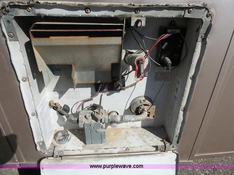 image for item J4200 1997 Ford Mountain Aire RV