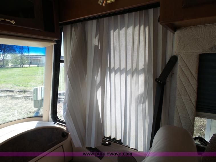 image for item J4200 1997 Ford Mountain Aire RV