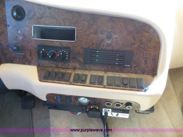 image for item J4200 1997 Ford Mountain Aire RV