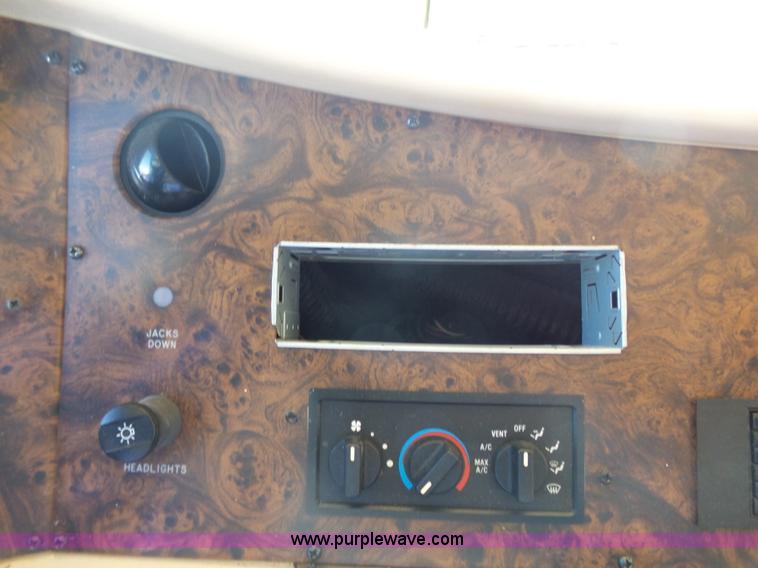 image for item J4200 1997 Ford Mountain Aire RV