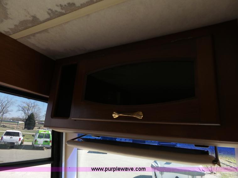 image for item J4200 1997 Ford Mountain Aire RV