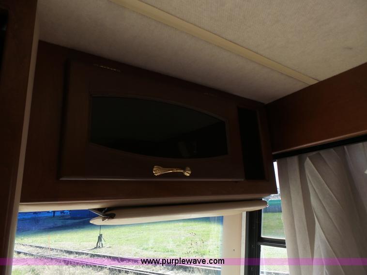 image for item J4200 1997 Ford Mountain Aire RV