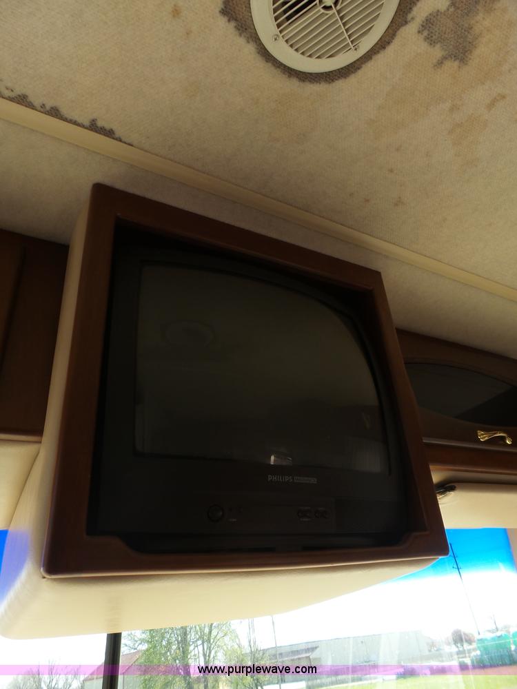 image for item J4200 1997 Ford Mountain Aire RV