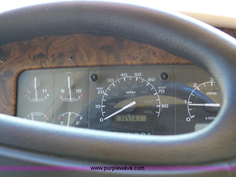 image for item J4200 1997 Ford Mountain Aire RV