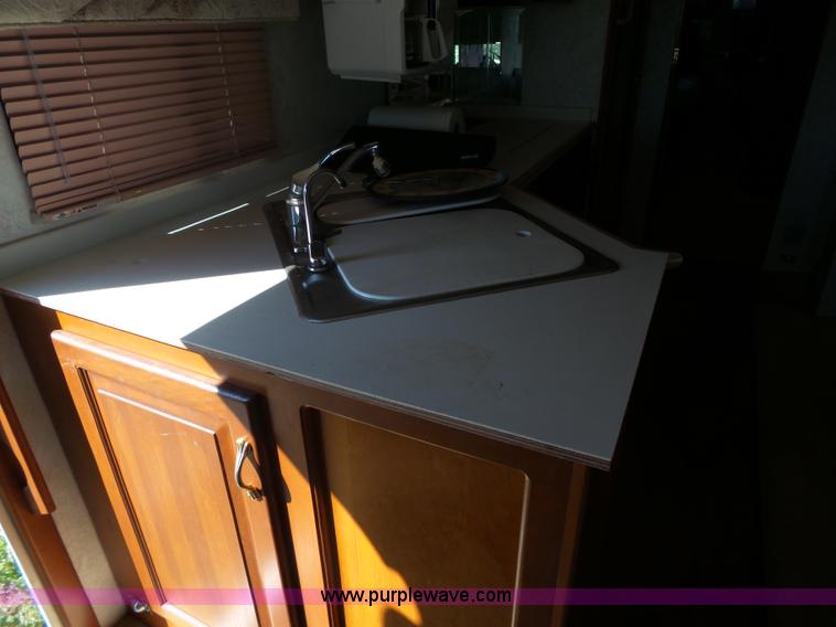 image for item J4200 1997 Ford Mountain Aire RV