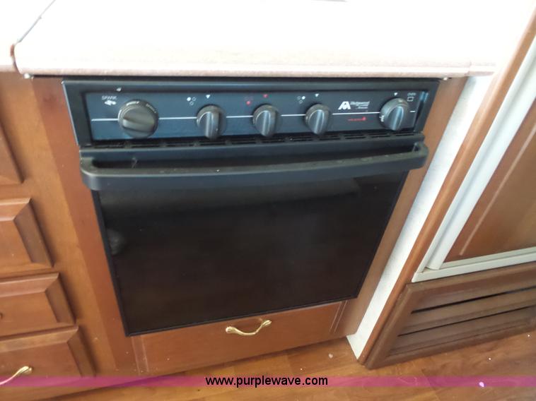 image for item J4200 1997 Ford Mountain Aire RV