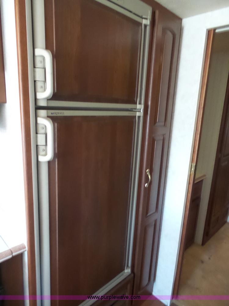 image for item J4200 1997 Ford Mountain Aire RV