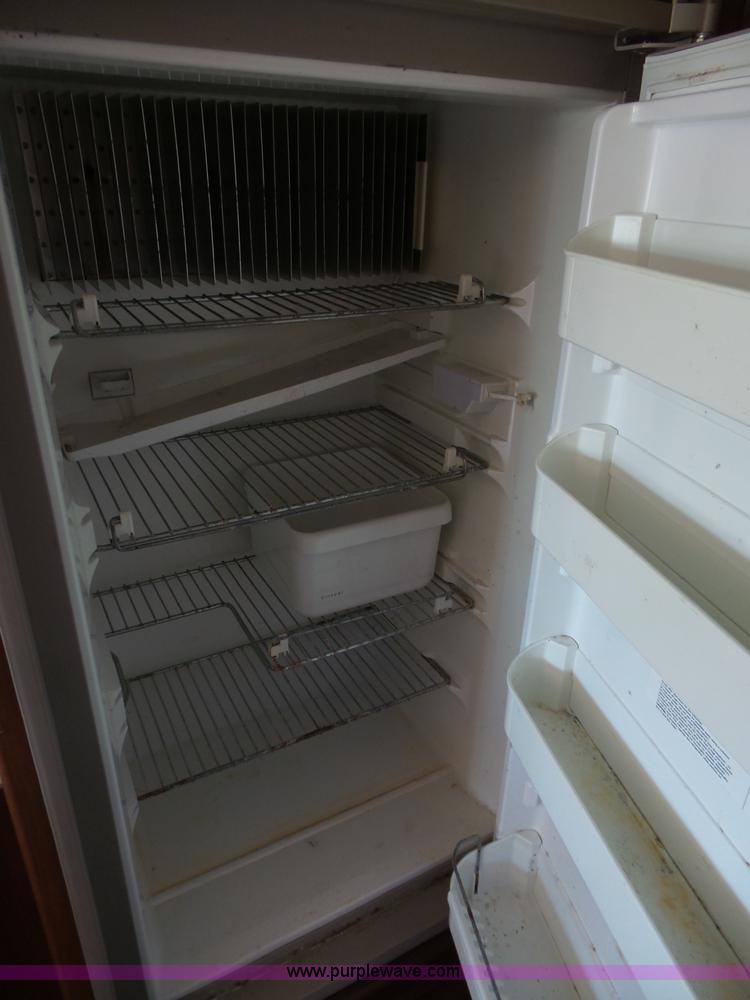 image for item J4200 1997 Ford Mountain Aire RV