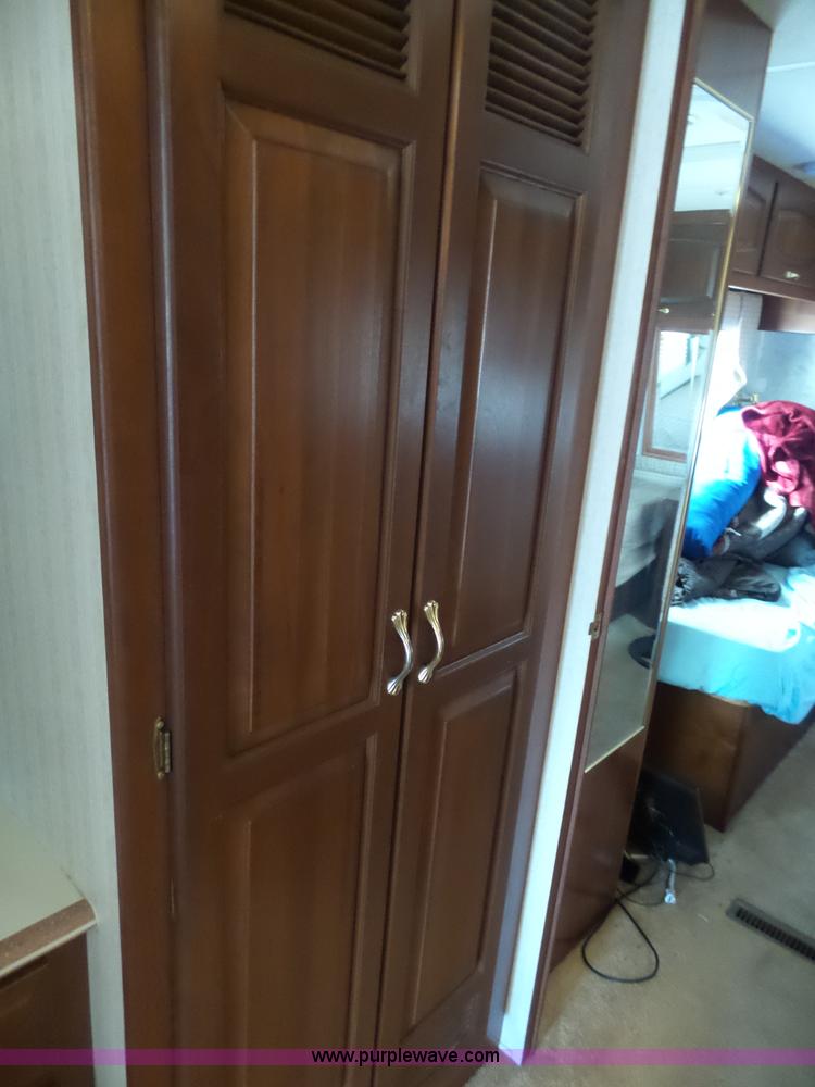 image for item J4200 1997 Ford Mountain Aire RV