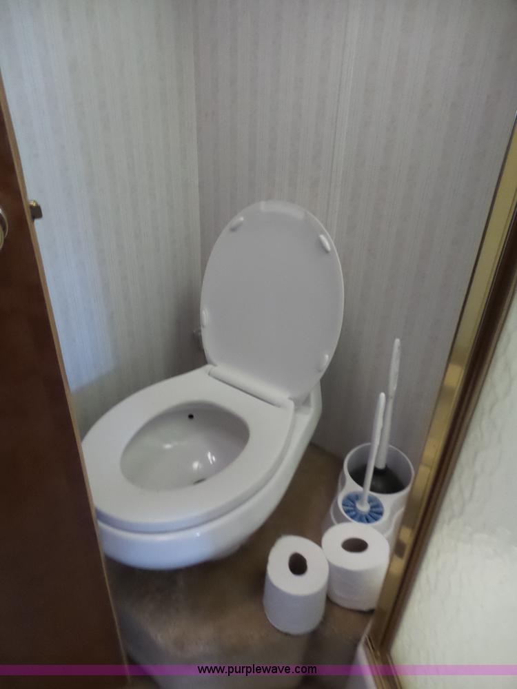 image for item J4200 1997 Ford Mountain Aire RV